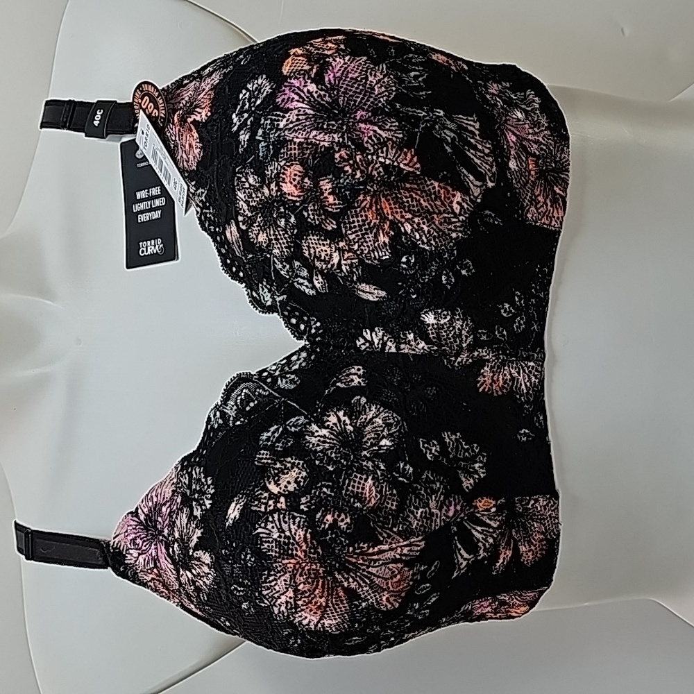 Torrid 40C Wire-Free Lightly Lined Floral Lace Bra NWT